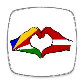 Seychelles Lettonie Drapeau Mains Coeur - Magnet carré - blanc - Devant