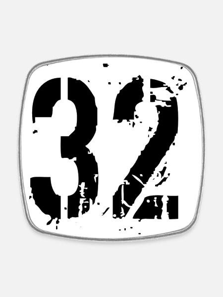 32 Number 32 - Square fridge magnet - white