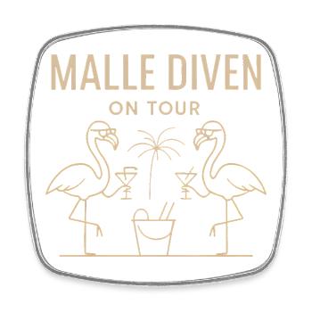 Malle Divas On Tour Women's Flamingo Mallorca Party - Square fridge magnet - white - Front