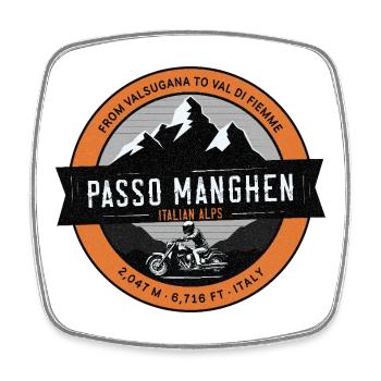 Passo Manghen Italienische Alpen Motorrad-T-Shirt - Viereckiger Kühlschrankmagnet - Weiß - Vorne