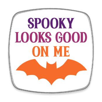 Spooky steht mir gut am Bat-Tee - Viereckiger Kühlschrankmagnet - Weiß - Vorne
