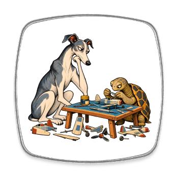 Windhund und Schildkröte beim Modellbau - Viereckiger Kühlschrankmagnet - Weiß - Vorne