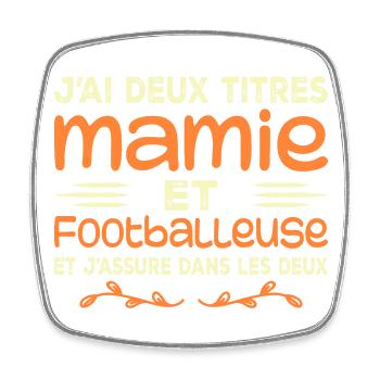 Zwei Titel Oma Fußballer, Großmutter, Fußball - Viereckiger Kühlschrankmagnet - Weiß - Vorne