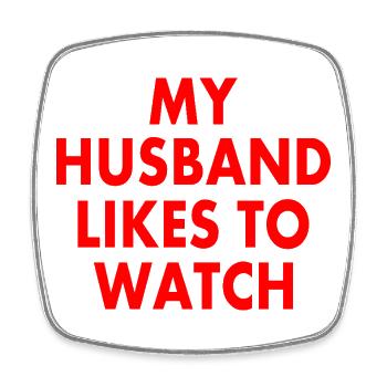 my husband likes to watch - Viereckiger Kühlschrankmagnet - Weiß - Vorne