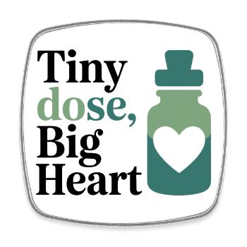 Homöopathie Tiny Dose Big Heart Professional Gear - Viereckiger Kühlschrankmagnet - Weiß - Vorne