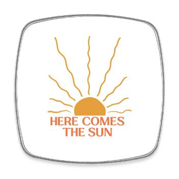 Sonnenaufgang: Here Comes the Sun - Viereckiger Kühlschrankmagnet - Weiß - Vorne