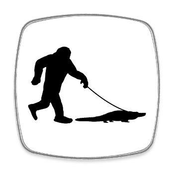 Bigfoot mit Alligator - Viereckiger Kühlschrankmagnet - Weiß - Vorne