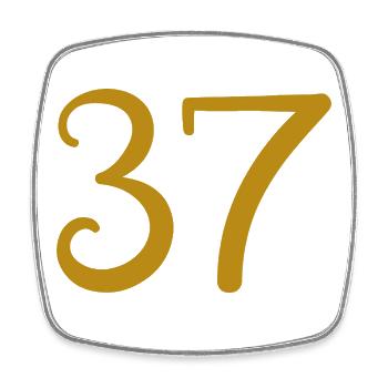 37 - Square fridge magnet - white - Front