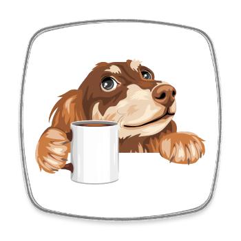 Teckel rêveur jetant un coup d’œil avec une tasse - Magnet carré - blanc - Devant