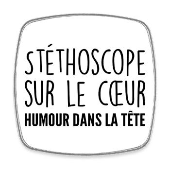 Stéthoscope au cœur, humour dans la tête - Magnet carré - blanc - Devant