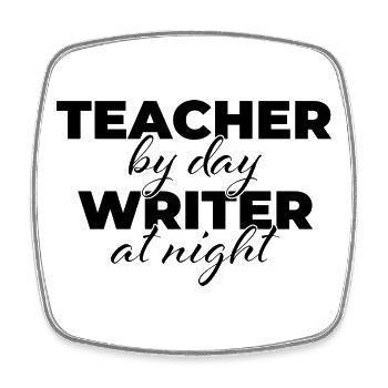 Teacher by day writer at night - Viereckiger Kühlschrankmagnet - Weiß - Vorne
