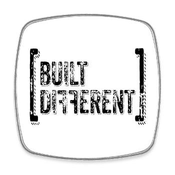 Built Different – Trend Statement Typo Spruch - Viereckiger Kühlschrankmagnet - Weiß - Vorne