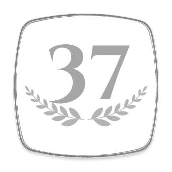 37 - Square fridge magnet - white - Front