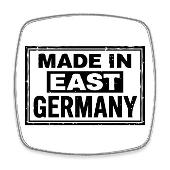 Made in East Germany Ostalgie Tasse Socken Top - Viereckiger Kühlschrankmagnet - Weiß - Vorne