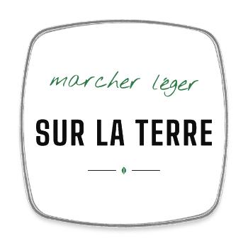 Marcher Léger Sur La Terre - Magnet carré - blanc - Devant