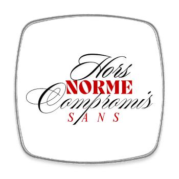 Out of the ordinary & without compromise - Square fridge magnet - white - Front