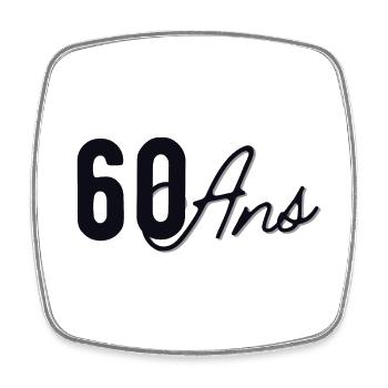 T-shirt Humour Anniversaire 60 Ans - Idée Cadeau - Magnet carré - blanc - Devant