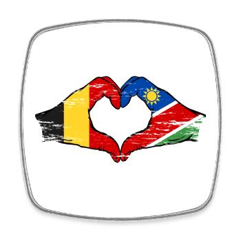 Drapeau de la Belgique et de la Namibie, mains en forme de cœur, utilisé - Magnet carré - blanc - Devant