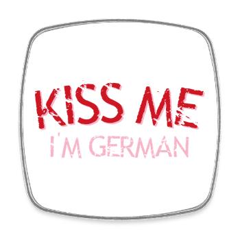 Küss mich, ich bin Deutscher - Viereckiger Kühlschrankmagnet - Weiß - Vorne