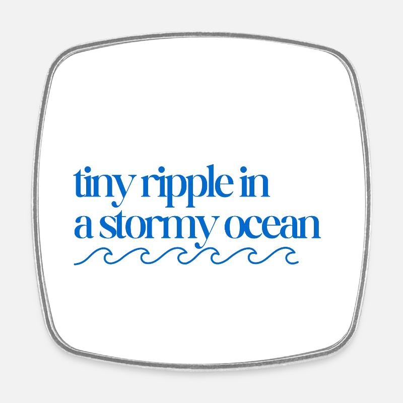 Tiny ripple in a stormy ocean with waves - Viereckiger Kühlschrankmagnet - Weiß