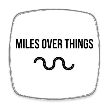 Miles Over Things – Adventure Shirt - Square fridge magnet - white - Front