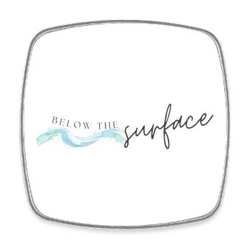 Below The Surface Ocean Inspired T-Shirt  - Viereckiger Kühlschrankmagnet - Weiß - Vorne