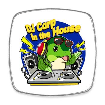 DJ Carp Im Haus Lustiges Angeldesign - Viereckiger Kühlschrankmagnet - Weiß - Vorne