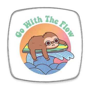 Süßes Faultier auf dem Surfbrett Go With The Flow - Viereckiger Kühlschrankmagnet - Weiß - Vorne