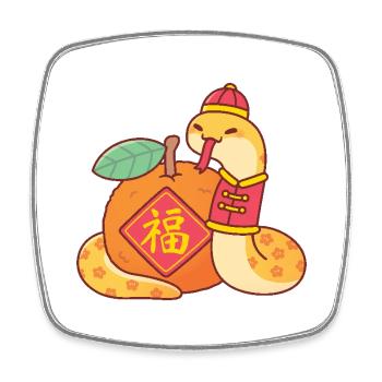 Mignon serpent enroulé autour de l’orange Bonne fortune - Magnet carré - blanc - Devant