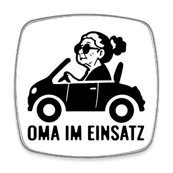 Oma im Einsatz Auto - Viereckiger Kühlschrankmagnet - Weiß - Vorne