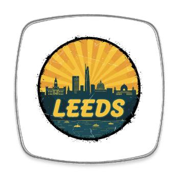 Leeds City Skyline Retro Sunset Abzeichen - Viereckiger Kühlschrankmagnet - Weiß - Vorne