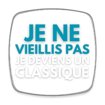 Je ne vieillis pas je deviens un classique - Magnet carré - blanc - Devant
