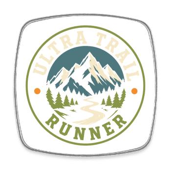 Ultra Trail Runner Scenic Mountain Abzeichen - Viereckiger Kühlschrankmagnet - Weiß - Vorne