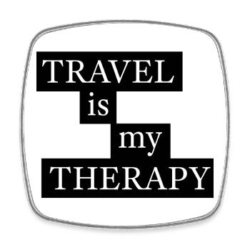 Travel Is My Therapy Reise Spruch - Viereckiger Kühlschrankmagnet - Weiß - Vorne