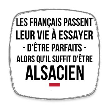 Les Francais Passent Leur Vie A Essayer D Etre ... - Magnet carré - blanc - Devant
