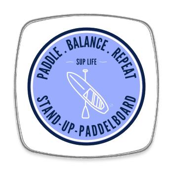 SUP Life – Badge de paddleboard debout en bleu - Magnet carré - blanc - Devant