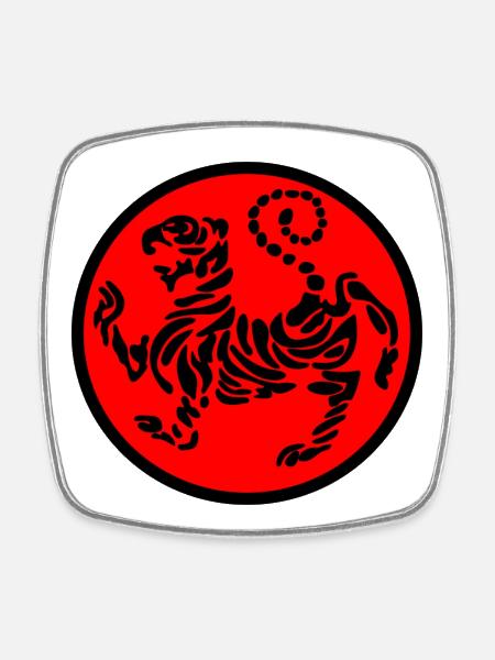 Shotokan tiger karaté logo emblème noir sur rouge - Magnet carré - blanc