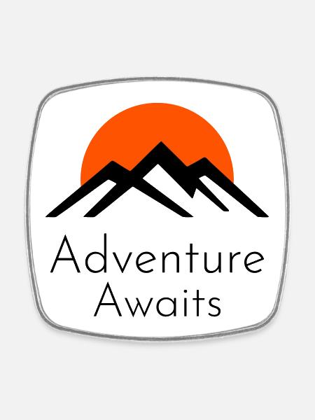 Adventure Awaits – Berge & Sonnenuntergang - Viereckiger Kühlschrankmagnet - Weiß