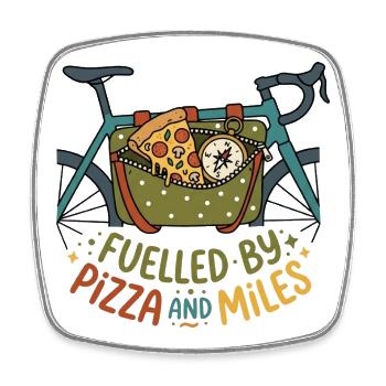 Angetrieben von Pizza und Miles Bikepacking - Viereckiger Kühlschrankmagnet - Weiß - Vorne