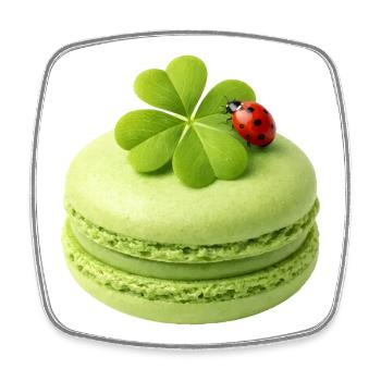 Green macaron with lucky clover - Square fridge magnet - white - Front