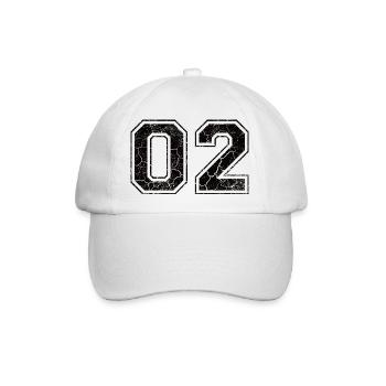 Zahl 02 im Vintage-Shabby-Chic - Baseballkappe - Weiß/Weiß - Vorne