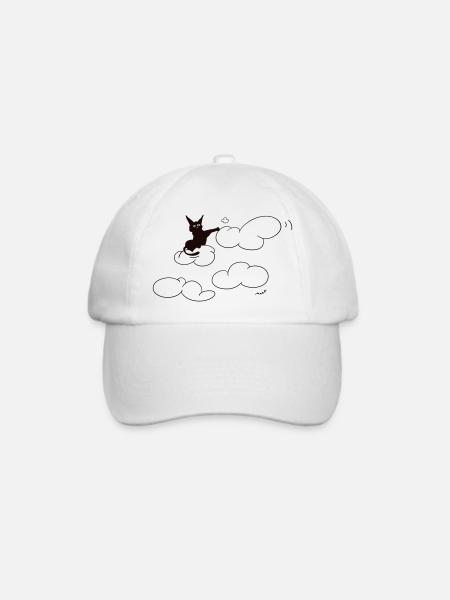 Ein niedliches schwarzes Kätzchen, das eine flauschige Wolke anstupst. Komisch. - Baseballkappe - Weiß/Weiß