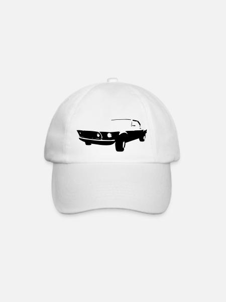 Revved Elegance: Klassischer Muskel entfesselt - Baseballkappe - Weiß/Weiß