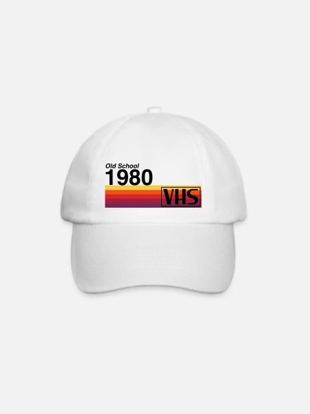 Alte Schule 1980 - VHS - Baseballkappe - Weiß/Weiß