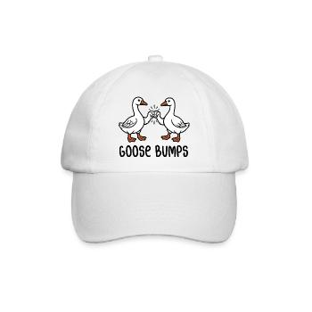 Goose bumps - Gänse mit Fistbump - Wortspiel - Baseballkappe - Weiß/Weiß - Vorne