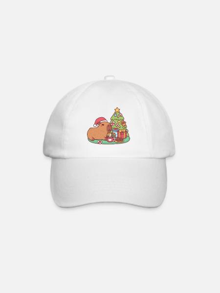 Niedliche Kapybara entspannt sich in der Nähe des Weihnachtsbaums - Baseballkappe - Weiß/Weiß