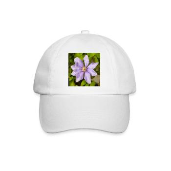 Lila Clematis-Blüte, die zwischen grünen Blättern blüht - Baseballkappe - Weiß/Weiß - Vorne