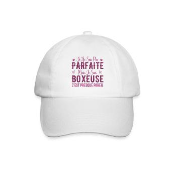 Nicht perfekt, aber ich bin ein Boxer - Boxer-Geschenk - Baseballkappe - Weiß/Weiß - Vorne