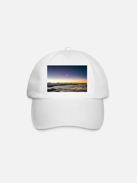 Mondaufgang über einem Meer aus Wolken bei Tagesanbruch - Baseballkappe - Weiß/Weiß