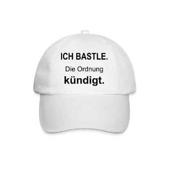 Ich bastle – Die Ordnung kündigt – schwarz - Baseballkappe - Weiß/Weiß - Vorne